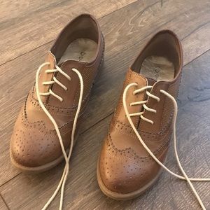 Dirty Laundry Women’s Oxfords